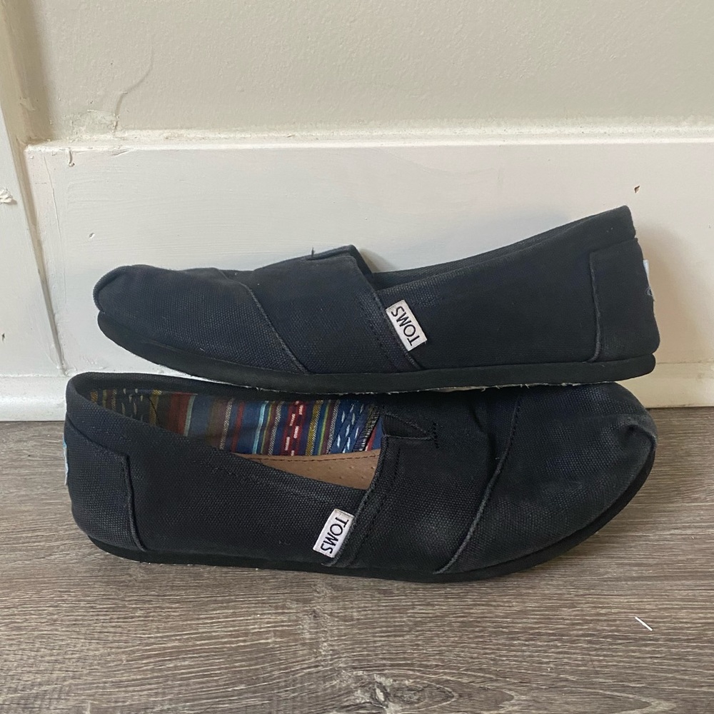 TOMS black basic - size 9